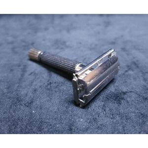 Vintage 1976 Black Gillette Super Speed DE Double Edge Razor GREAT SHAPE W-4 E2